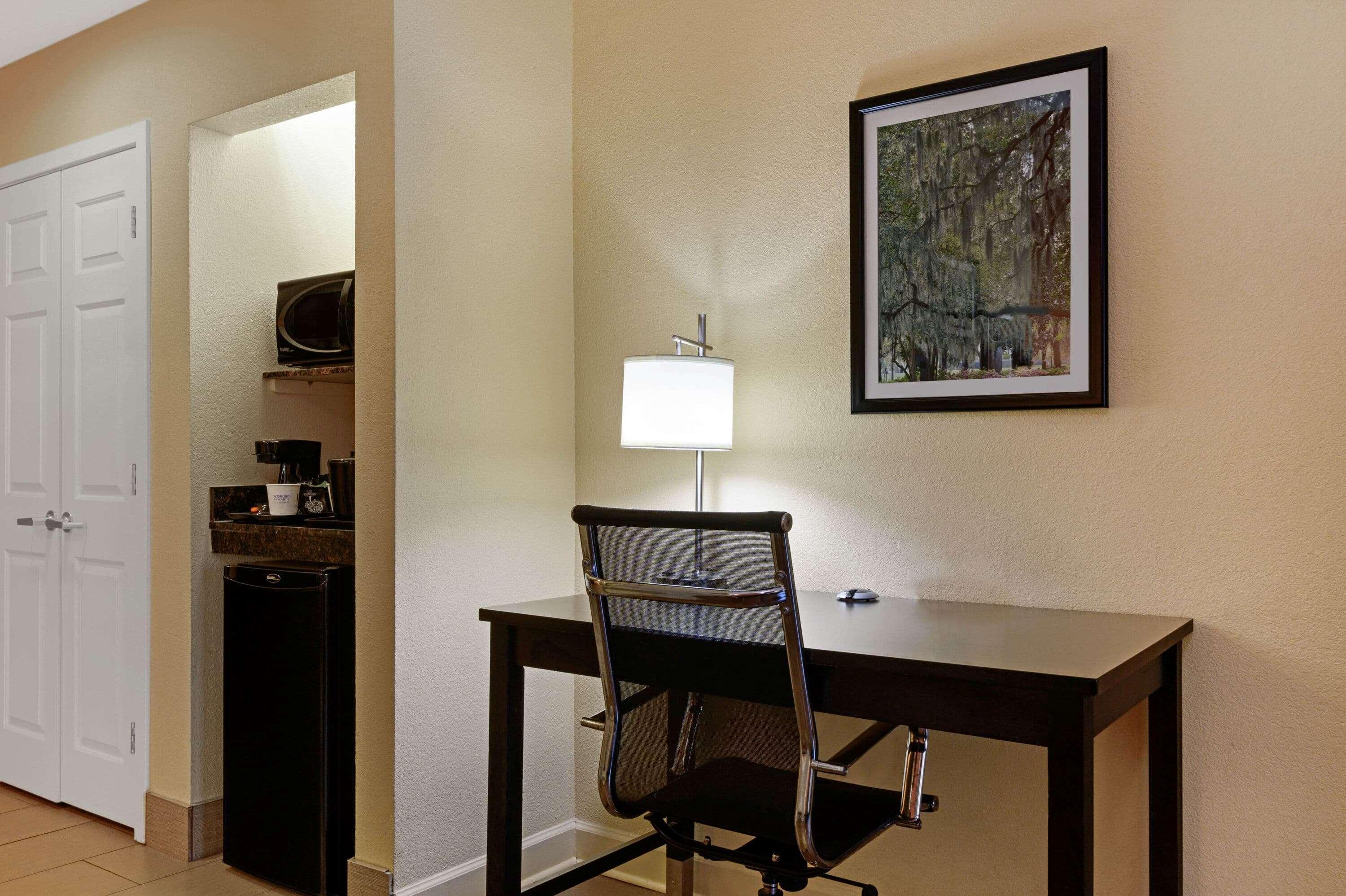 La Quinta By Wyndham Florence Exterior photo