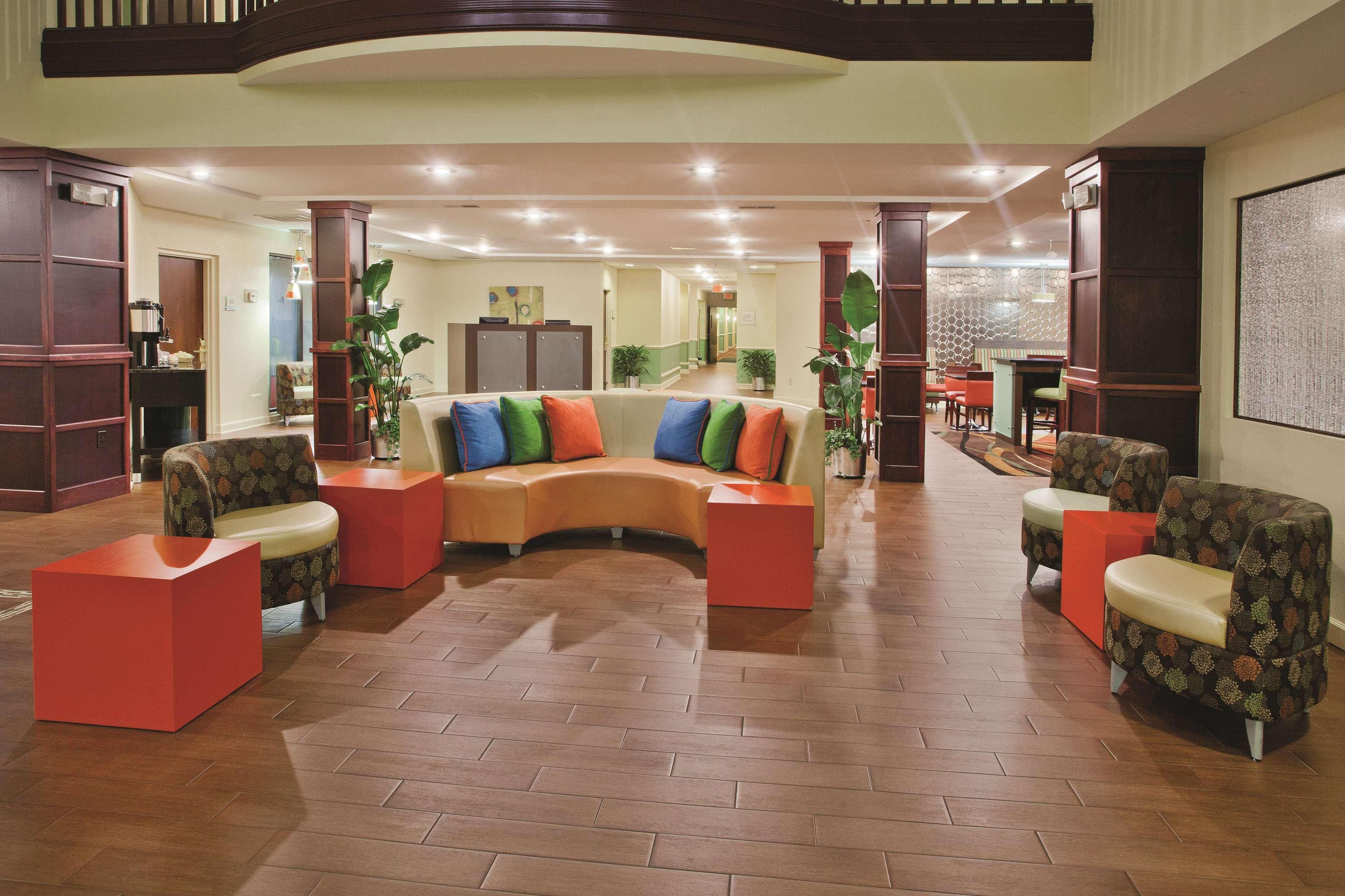 La Quinta By Wyndham Florence Exterior photo